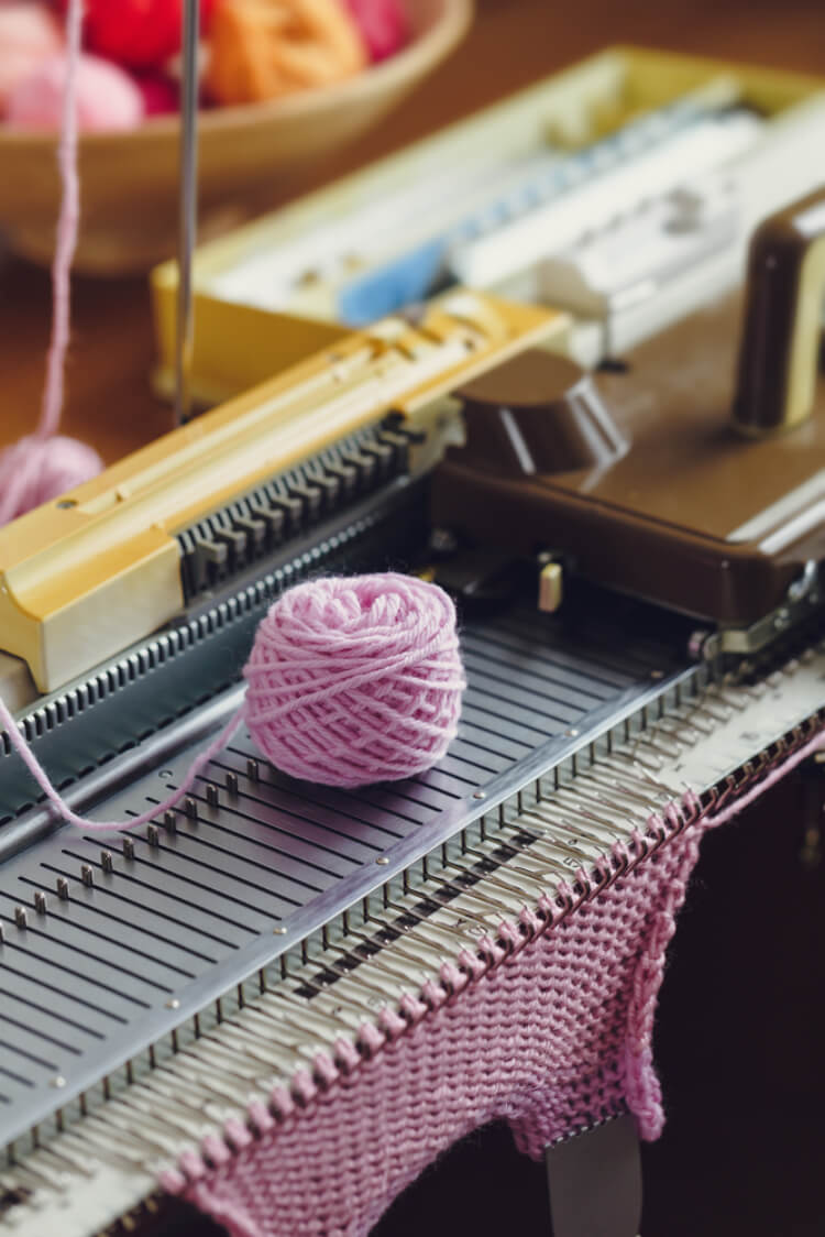 Knitting Machines use different sizes of yarns